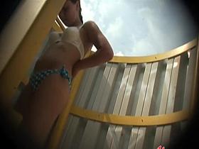 Cumshot hits her face in the water