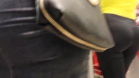 Candid hot white chick pawggg butt!!