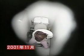 Masturbating hairy nub in toilet gal convulses from ecstasy