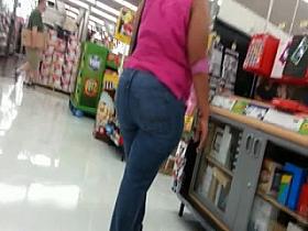 Corpulent Arse Constricted Jeans Bent Over - Candid