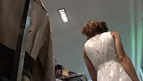 Sexy Shopper Gives Us A Nice View