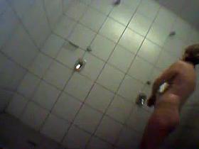 Cougar looks very fuckable in voyeur showers video