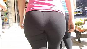 Candid Booty 85