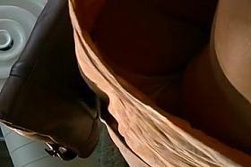brunette upskirt