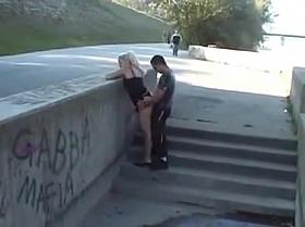 pareja follando en la calle