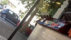 Bella signora al bar