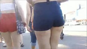 short stuck sucks milk