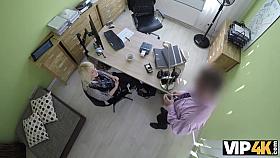 Lassie Quiere Hacer Reparaciones Pero Deberia Follar Para Pedir Un Prestamo