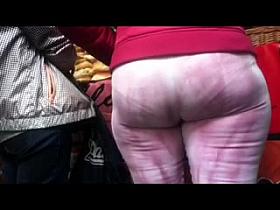 Sabrosa culona en leggins