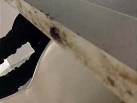 Getting a good peep on her pissing