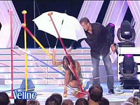 Celebrity upskirt shots with hot dancing Italian singer