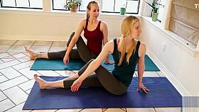 Cameltoe show with two sexy yoga trainers