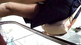 Lady in blue upskirted