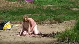 Naked blonde was enjoying a swim