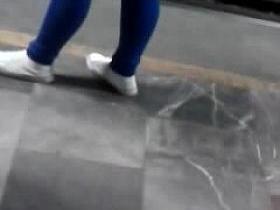 Ricas Nalgas En El Metro