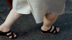 gf's sexy tanned playful feets hot toes