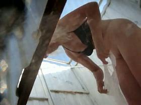 Blonde female flashing trimmed cunt in the changing room vid