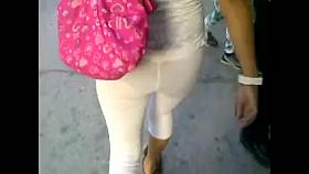 Culona de Leggins Blancos