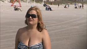 candid milf jiggly jugs at the beach 41