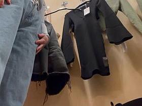 Voyeur Teen ChangingRoom 1/2