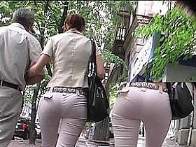 Girlfriend's sexy gazoo