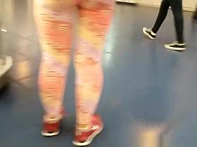 Nice ass and cameltoe in leggings