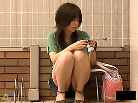 Please let that pussy breathe very hot upskirt video