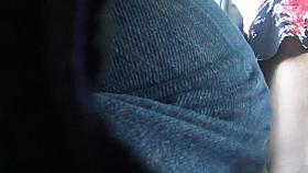 Dabaixo da morena delicia no onibus - upskirt in Brazil bus