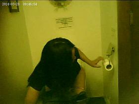 Hot pissing voyeur video of a rousing chick