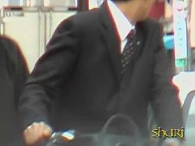 Japanese girl didn't know her ass is gonna be on the net