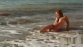 Yasmi and Sandy C pleasing pussies on the beach