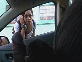 No me saca la mirada de la verga