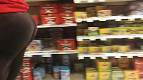 Candid SSBBW thunder thighed wide hips MILF