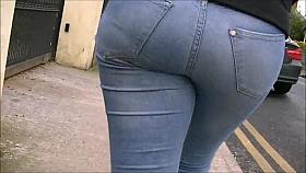 Candid bubble butt Latin teen jeans ass