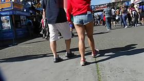 BootyCruise: Wharf Cam 2019-13: Cheeky Tourists On Parade