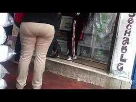 Nalgona en la calle
