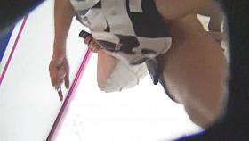 Upskirt Voyeur No panties Chubby Girl in the Street