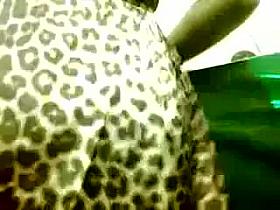 Encoxada e dedada na gostosa de vestido