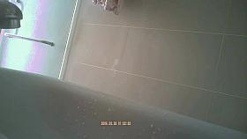 Nerdy asian naked in de shower