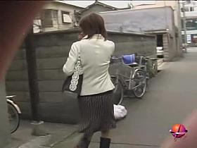 Business lady with no panties sharked while going to work