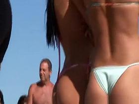 Sexy ass teens in bikini