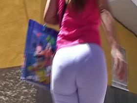 hot latina booty in tights