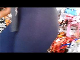 Vendedora magrinha gostosa