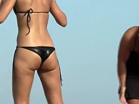 Flawless pussy filmed on the beach