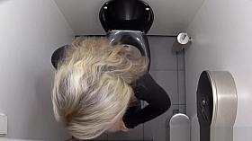 Must-Watch What Girls do in the Bathroom