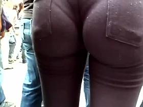 Nice ass on the crowd