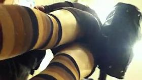 Japanese Upskirt. Japanerin unterm Rock.