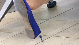 Candid Incredibly Sexy Dangling at the Airport Feet Shoeplay