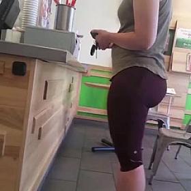 PAWG WITH A PHAT BUBBLE