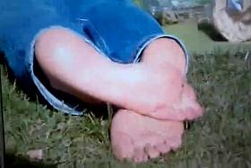 Feet spy in Park 4